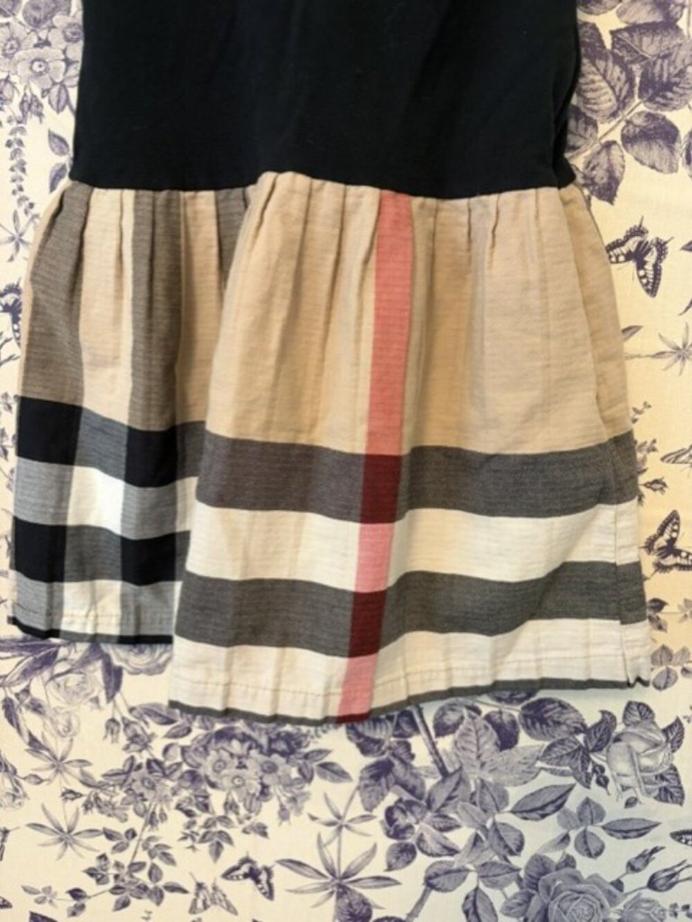 Burberry Dress (4Y) - Picture 4 of 4